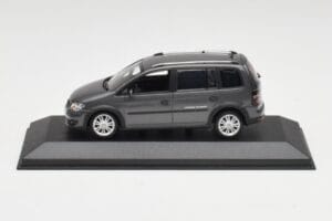 Volkswagen Cross Touran Platinum Gris Minichamps 1:43 400056170 Métal