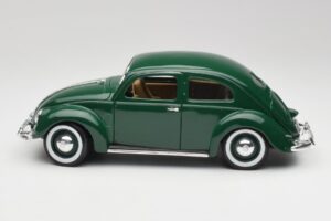 Volkswagen Export Berline Beryl Vert Maisto 1:18 31820 Métal — image 4 sur 8