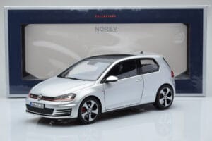 Volkswagen Golf GTI Mk7 Reflex Argent Norev 1:18 188551 Métal — image 8 sur 8