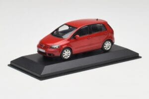 Volkswagen Golf Plus Tornado Rouge Minichamps 1:43 821911110 Métal — image 2 sur 4