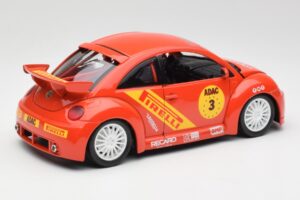 Volkswagen New Beetle Cup Bburago 1:18 3329 Métal — image 3 sur 8
