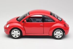 Volkswagen New Beetle Rouge Bburago 1:18 3342 Métal — image 4 sur 8