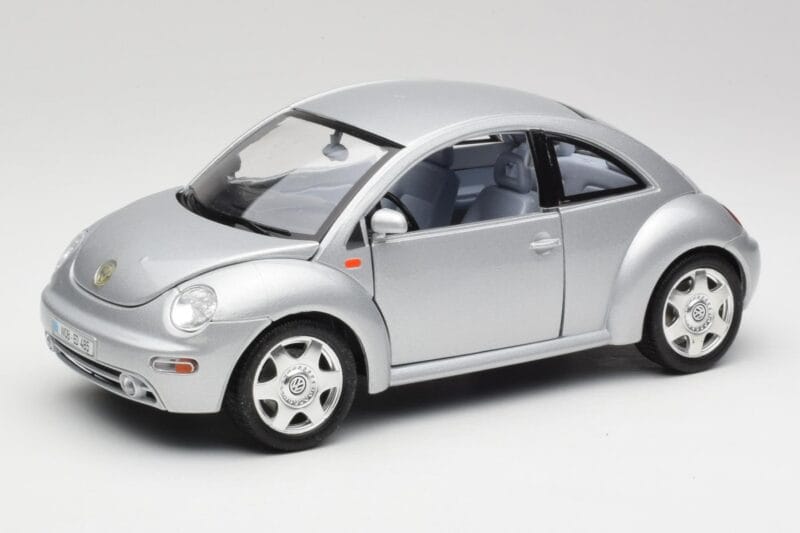Volkswagen New Beetle Reflex Argent Métallisé Bburago 1:18 3322 Métal