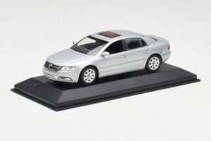 Volkswagen Phaeton Argent Minichamps 1:43 3D0099300A Métal — image 2 sur 4