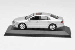 Volkswagen Phaeton Argent Minichamps 1:43 3D0099300A Métal