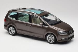 Volkswagen Sharan 7N Brun Chêne Métallique Minichamps 1:18 110051001 Métal — image 6 sur 8