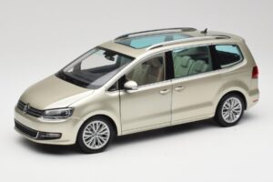 Volkswagen Sharan 7N Reflex Argent Métallique Minichamps 1:18 110051002 Métal