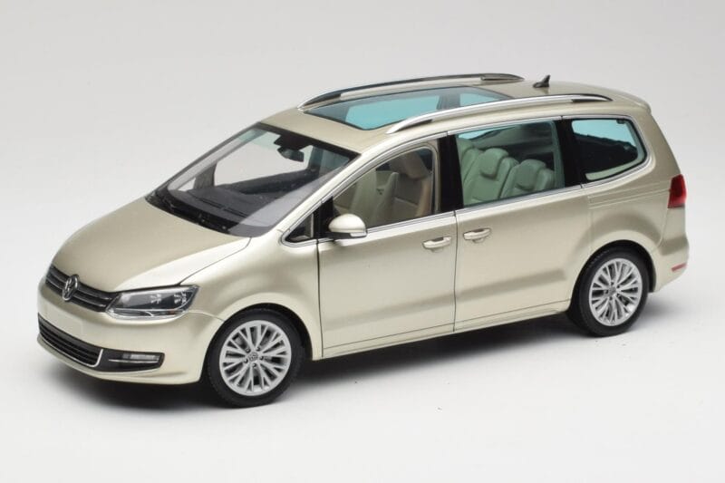 Volkswagen Sharan 7N Reflex Argent Métallique Minichamps 1:18 110051002 Métal