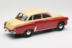 Wartburg 311 Dark Red Beige MCG 1:18 MCG18299 Métal — image 2 sur 6