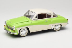 Wartburg 313 Vert Pastel sur Beige Revell 1:18 9018 Métal