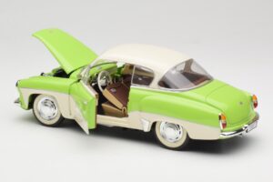 Wartburg 313 Vert Pastel sur Beige Revell 1:18 9018 Métal — image 5 sur 8