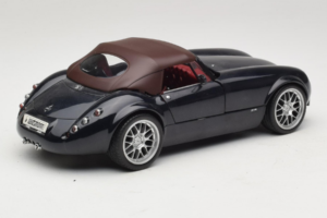 Wiesmann Roadster MF Carbon Black Revell 1:18 WIESMANN001 Métal — image 4 sur 9