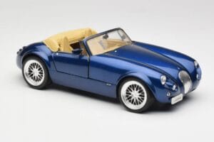 Wiesmann Roadster MF3 Bleu Revell 1:18 08861 Métal — image 6 sur 8