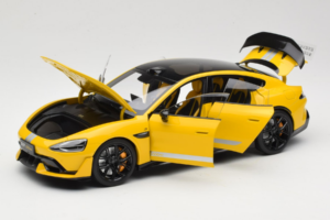 Xiaomi SU7 Ultra Jaune OEM 1:18 BHR9995CN Métal — image 2 sur 8