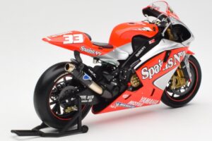 Yamaha YZR-M1 Gauloises Fortuna Yamaha #7 C. Checa MotoGP 2004 Minichamps 1:12 122043007 Métal — image 3 sur 6