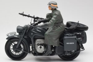Zundapp KS 750 Side-Car Walkure Schuco 1:10 450651900 Métal — image 4 sur 7
