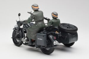 Zundapp KS 750 Side-Car Walkure Schuco 1:10 450651900 Métal — image 6 sur 7
