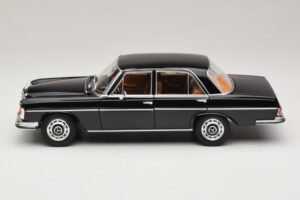 Mercedes 280 SE W108 Noir Norev 1:18 183360 Métal — image 4 sur 8