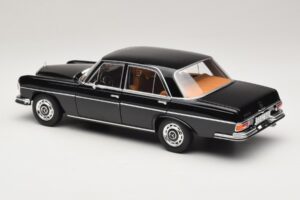 Mercedes 280 SE W108 Noir Norev 1:18 183360 Métal — image 7 sur 8
