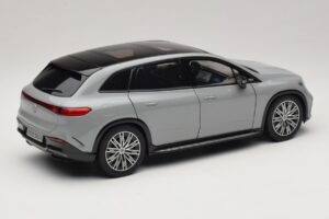 Mercedes EQS SUV X296 Manufaktur Alpine Grey NZG 1:18 B66960591 Métal — image 3 sur 8