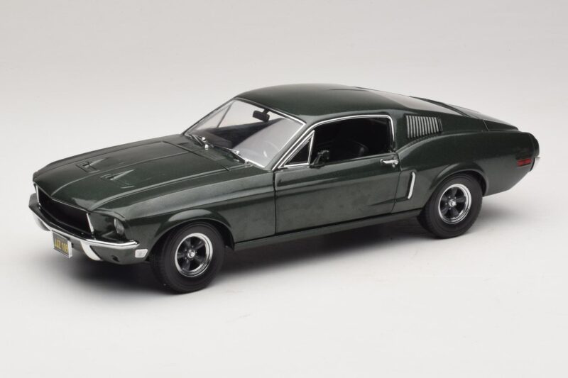 Ford Mustang GT Bullitt avec Figurine Steve McQueen Greenlight 1:18 12885 Métal