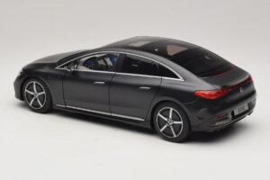 Mercedes EQE V295 Graphite Grey Magno NZG 1:18 B66961108 Métal — image 4 sur 8