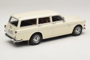 Volvo Amazon Break Pearl White Norev 1:18 188750 Métal — image 2 sur 6
