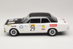 Opel Commodore A #29 J-L. Clarr / J-P. Peyroux Tour de France Automobile 1971 MCG 1:18 MCG18562R Métal — image 3 sur 6