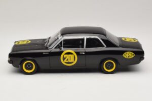 Opel Rekord C #201 Black Widow MCG 1:18 MCG18560 Métal — image 3 sur 6
