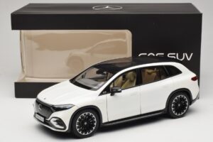 Mercedes EQS SUV X296 Manufaktur Diamond White NZG 1:18 B66960590 Métal — image 8 sur 8