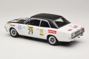Opel Commodore A #29 J-L. Clarr / J-P. Peyroux Tour de France Automobile 1971 MCG 1:18 MCG18562R Métal — image 5 sur 6