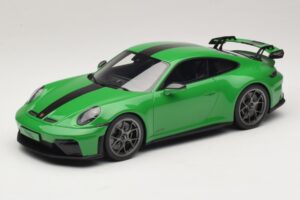 Porsche 911 992.2 GT3 Weissach Package Python Green GT Spirit 1:18 GT576 Résine
