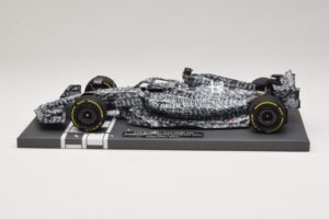Alfa Romeo Orlen C42 R. Kubica Testing Barcelona 2022 Minichamps 1:18 117229988 Résine — image 3 sur 7