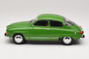 Saab 96 V4 Vert MCG 1:18 MCG18655 Métal — image 3 sur 6