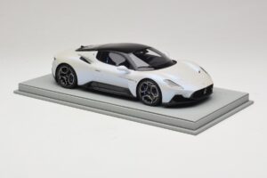 Maserati MC20 Bianco Audace BBR 1:18 P18191AMAS Résine — image 5 sur 6