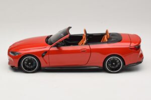 BMW M4 G83 Cabriolet Red Metallic Minichamps 1:18 110021030 Métal — image 4 sur 8