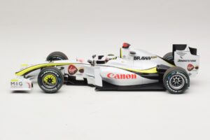 Brawn GP BGP001 #22 J. Button Singapore GP 2009 Minichamps 1:18 180090222 Résine — image 3 sur 7