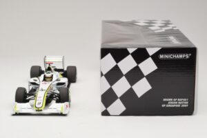 Brawn GP BGP001 #22 J. Button Singapore GP 2009 Minichamps 1:18 180090222 Résine — image 6 sur 7