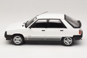 Renault 11 Turbo Blanc MCG 1:18 MCG18589 Métal — image 3 sur 6