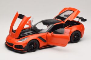 Chevrolet Corvette C7 ZR1 Rouge IXO 1:18 U18RDC001-FO Métal — image 2 sur 8