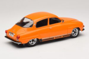 Saab 96 V4 Orange MCG 1:18 MCG18654 Métal — image 2 sur 6