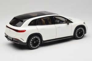 Mercedes EQS SUV X296 Manufaktur Diamond White NZG 1:18 B66960590 Métal — image 3 sur 8