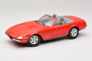 Ferrari 365 GTS/4 Spider Rouge Techno Giodi 1:18 40028-P1 Métal