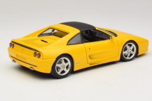 Ferrari F355 Spider Jaune avec Toit Noir UT Models 1:18 180074030-P4 Métal — image 3 sur 8