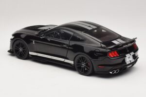 Ford Mustang Shelby GT500 S550 Noir IXO 1:18 U18RDC002-FO Métal — image 7 sur 8
