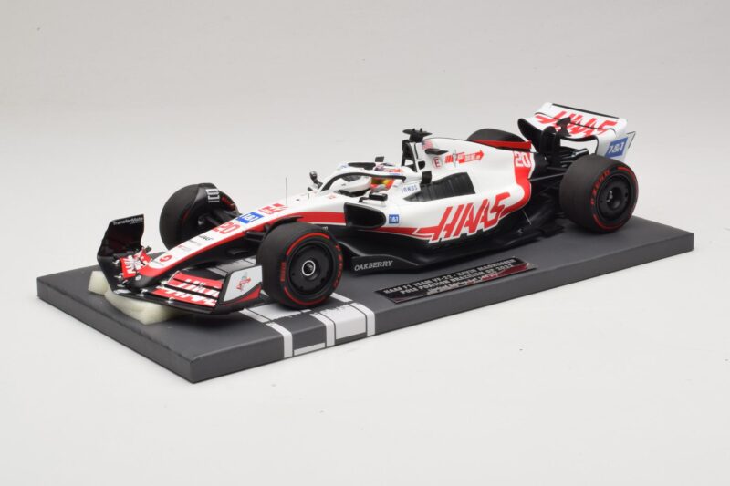 Haas VF-22 K. Magnussen Pole Position Brazilian GP 2022 Minichamps 1:18 117222120 Résine