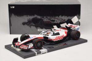 Haas VF-22 K. Magnussen Pole Position Brazilian GP 2022 Minichamps 1:18 117222120 Résine — image 7 sur 7