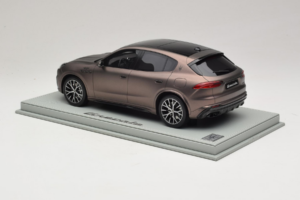 Maserati Grecale Bronze BBR 1:18 P18220FMAS Résine — image 5 sur 7