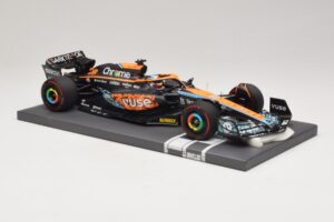 McLaren MCL36 O. Piastri Abu Dhabi Test 2022 Minichamps 1:18 537221828 Résine — image 4 sur 7