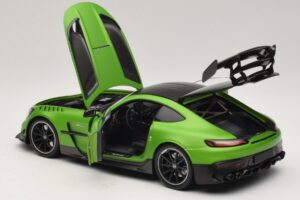 Mercedes AMG GT Black Series C190 Matt Green Metallic Minichamps 1:18 110032022 Métal — image 5 sur 8